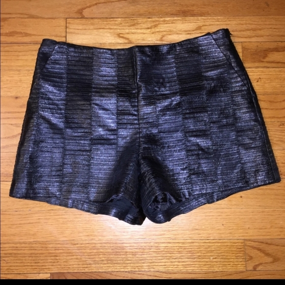 Nwot Forever 21 faux leather shorts - Picture 4 of 4